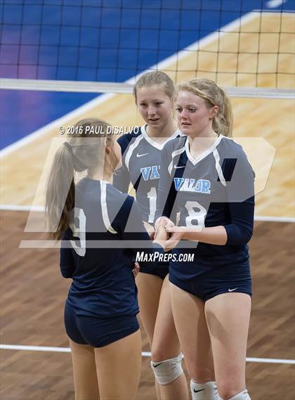 Thumbnail 2 in Holy Family vs. Valor Christian (CHSAA 4A Semi-Final) photogallery.