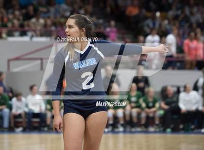 Thumbnail 2 in Holy Family vs. Valor Christian (CHSAA 4A Semi-Final) photogallery.