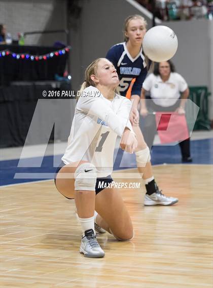 Thumbnail 2 in Holy Family vs. Valor Christian (CHSAA 4A Semi-Final) photogallery.
