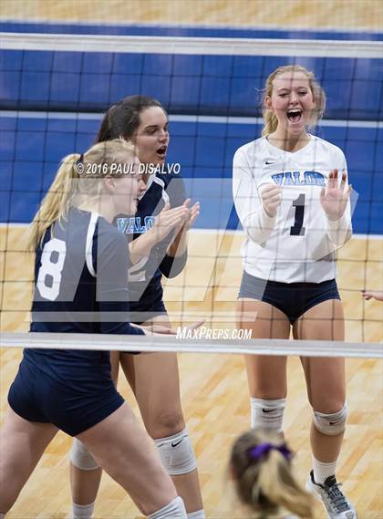 Thumbnail 1 in Holy Family vs. Valor Christian (CHSAA 4A Semi-Final) photogallery.