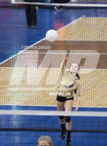Thumbnail 3 in Holy Family vs. Valor Christian (CHSAA 4A Semi-Final) photogallery.