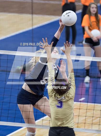Thumbnail 1 in Holy Family vs. Valor Christian (CHSAA 4A Semi-Final) photogallery.