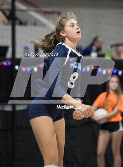 Thumbnail 2 in Holy Family vs. Valor Christian (CHSAA 4A Semi-Final) photogallery.