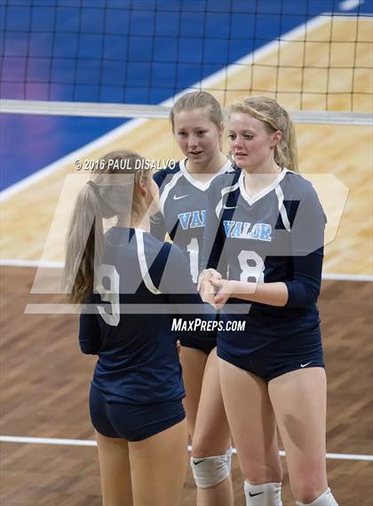 Thumbnail 3 in Holy Family vs. Valor Christian (CHSAA 4A Semi-Final) photogallery.
