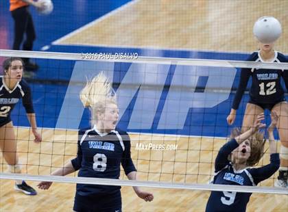 Thumbnail 3 in Holy Family vs. Valor Christian (CHSAA 4A Semi-Final) photogallery.