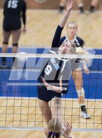 Thumbnail 2 in Holy Family vs. Valor Christian (CHSAA 4A Semi-Final) photogallery.