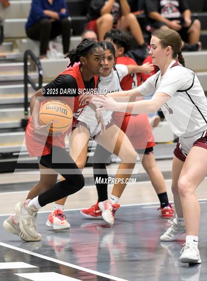 Thumbnail 2 in Tucson High Magnet School vs Red Mountain (AIA 6A Play-In) photogallery.