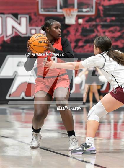 Thumbnail 1 in Tucson High Magnet School vs Red Mountain (AIA 6A Play-In) photogallery.