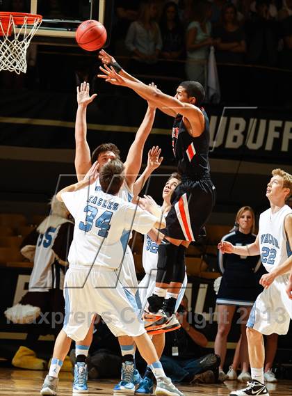 Thumbnail 1 in Valor Christian vs. Lewis-Palmer (CHSAA 4A Final) photogallery.