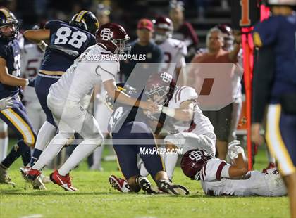 Thumbnail 2 in Bell Gardens vs Alhambra photogallery.