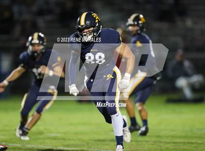 Thumbnail 3 in Bell Gardens vs Alhambra photogallery.
