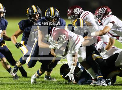 Thumbnail 2 in Bell Gardens vs Alhambra photogallery.