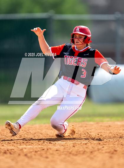 Thumbnail 2 in Seven Lakes @ Katy photogallery.