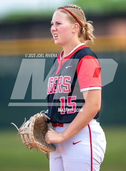 Thumbnail 1 in Seven Lakes @ Katy photogallery.