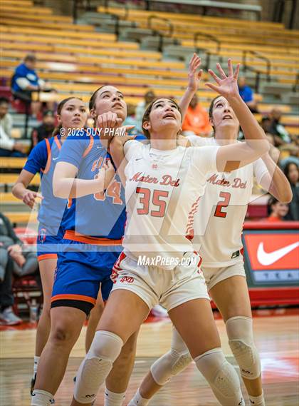 Thumbnail 2 in Bishop Gorman @ Mater Dei photogallery.