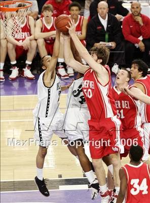 Thumbnail 2 in Mater Dei vs. Palo Alto (CIF State D2 Final) photogallery.