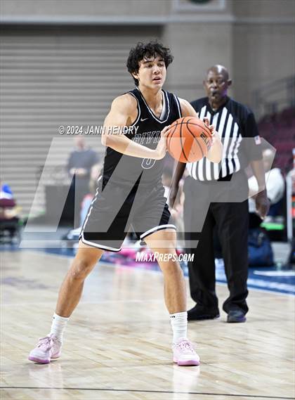 Thumbnail 3 in Riviera Prep vs Coronado (Tarkanian Classic) photogallery.