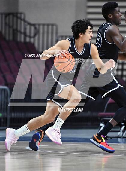 Thumbnail 2 in Riviera Prep vs Coronado (Tarkanian Classic) photogallery.