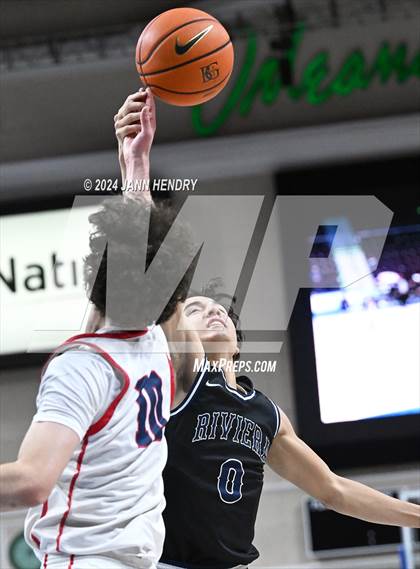 Thumbnail 3 in Riviera Prep vs Coronado (Tarkanian Classic) photogallery.