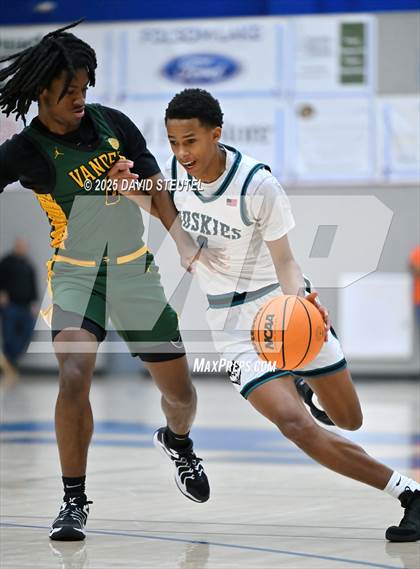 Thumbnail 3 in Vanden vs. Sheldon (Folsom New Year's Challenge) photogallery.
