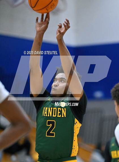 Thumbnail 1 in Vanden vs. Sheldon (Folsom New Year's Challenge) photogallery.