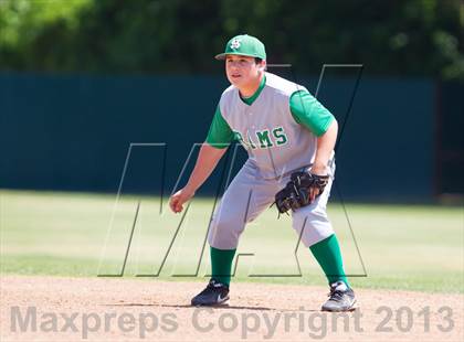 Thumbnail 2 in De La Salle @ St. Mary's (Game 2) photogallery.