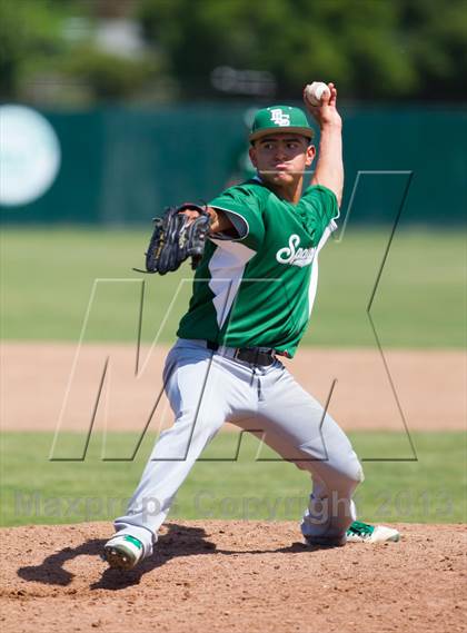 Thumbnail 1 in De La Salle @ St. Mary's (Game 2) photogallery.