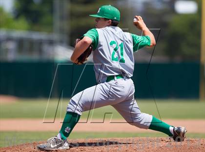 Thumbnail 3 in De La Salle @ St. Mary's (Game 2) photogallery.