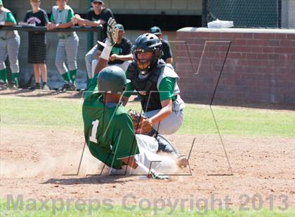 Thumbnail 1 in De La Salle @ St. Mary's (Game 2) photogallery.