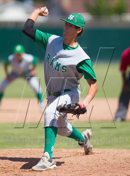 Thumbnail 2 in De La Salle @ St. Mary's (Game 2) photogallery.