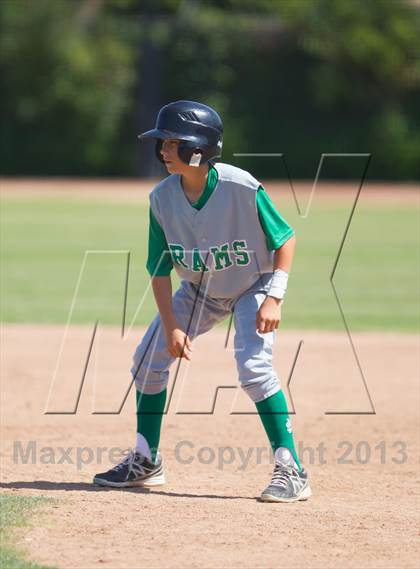 Thumbnail 1 in De La Salle @ St. Mary's (Game 2) photogallery.