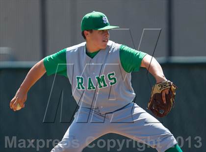 Thumbnail 2 in De La Salle @ St. Mary's (Game 2) photogallery.