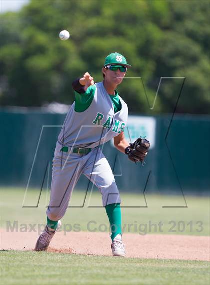 Thumbnail 1 in De La Salle @ St. Mary's (Game 2) photogallery.
