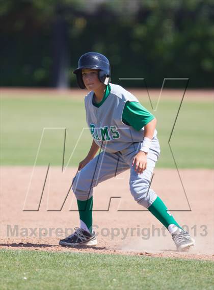 Thumbnail 2 in De La Salle @ St. Mary's (Game 2) photogallery.