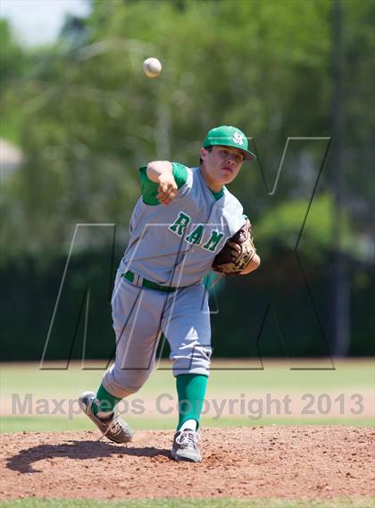 Thumbnail 3 in De La Salle @ St. Mary's (Game 2) photogallery.