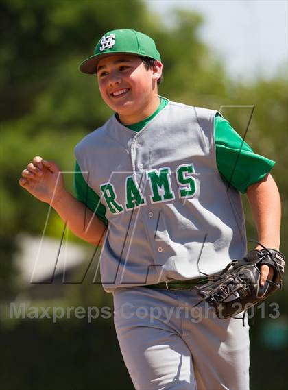Thumbnail 3 in De La Salle @ St. Mary's (Game 2) photogallery.