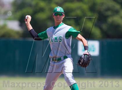 Thumbnail 3 in De La Salle @ St. Mary's (Game 2) photogallery.