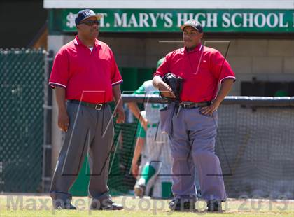 Thumbnail 2 in De La Salle @ St. Mary's (Game 2) photogallery.