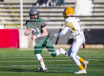 Thumbnail 2 in Lawrence vs. Westhampton Beach (Division III Long Island Championship) photogallery.