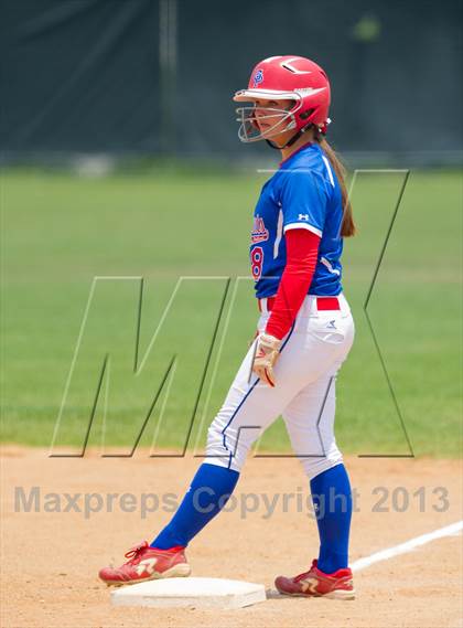 Thumbnail 2 in Leander vs. Gregory-Portland (UIL 4A Region IV Regional Quarter Finals) photogallery.
