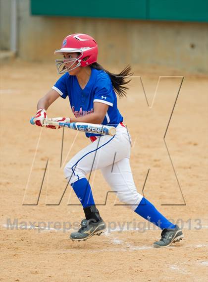 Thumbnail 1 in Leander vs. Gregory-Portland (UIL 4A Region IV Regional Quarter Finals) photogallery.