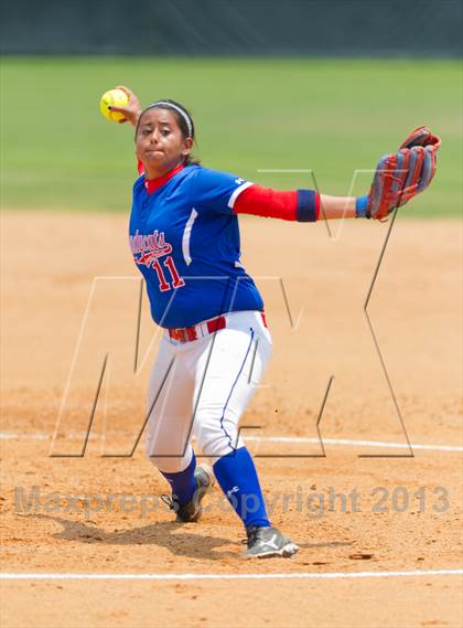 Thumbnail 1 in Leander vs. Gregory-Portland (UIL 4A Region IV Regional Quarter Finals) photogallery.