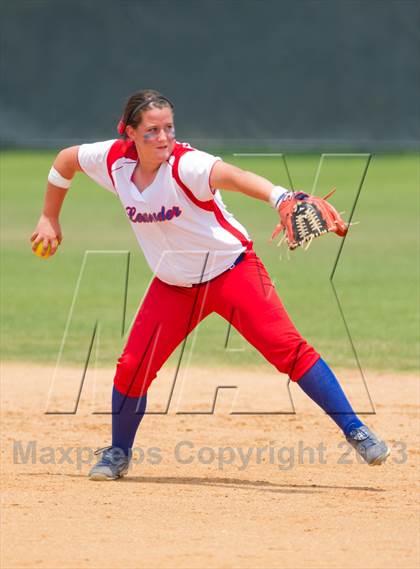 Thumbnail 2 in Leander vs. Gregory-Portland (UIL 4A Region IV Regional Quarter Finals) photogallery.