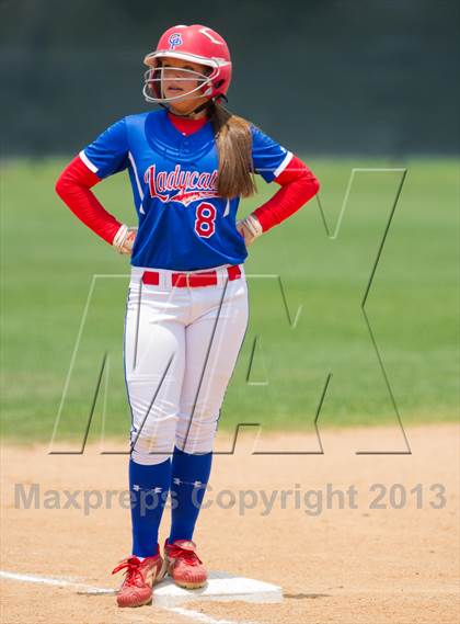 Thumbnail 3 in Leander vs. Gregory-Portland (UIL 4A Region IV Regional Quarter Finals) photogallery.