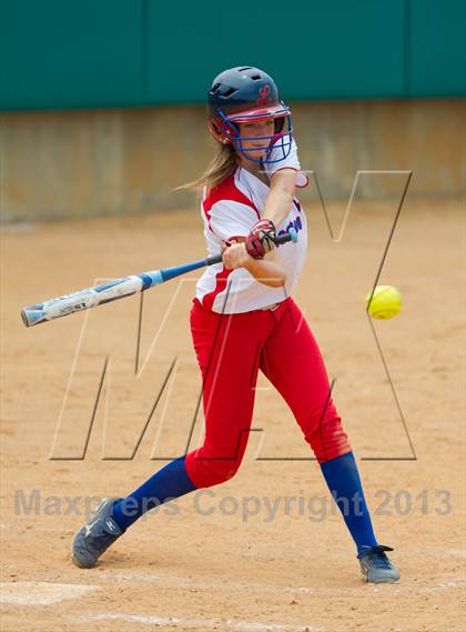 Thumbnail 3 in Leander vs. Gregory-Portland (UIL 4A Region IV Regional Quarter Finals) photogallery.
