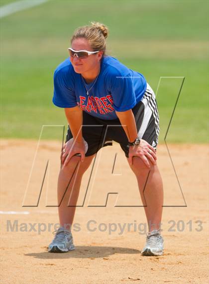 Thumbnail 3 in Leander vs. Gregory-Portland (UIL 4A Region IV Regional Quarter Finals) photogallery.