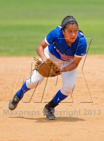 Thumbnail 2 in Leander vs. Gregory-Portland (UIL 4A Region IV Regional Quarter Finals) photogallery.