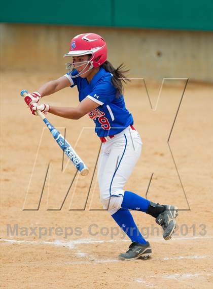 Thumbnail 3 in Leander vs. Gregory-Portland (UIL 4A Region IV Regional Quarter Finals) photogallery.