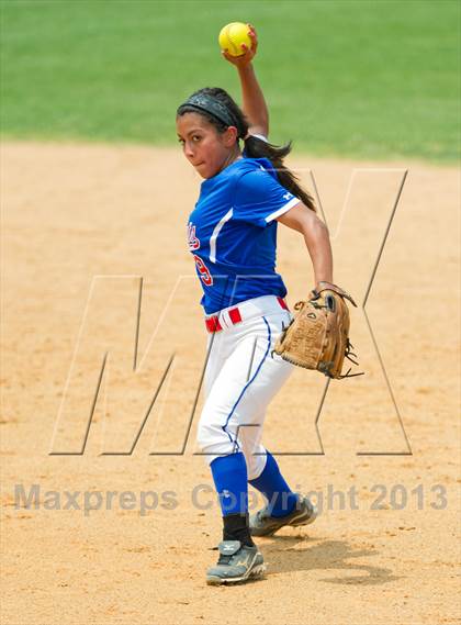 Thumbnail 3 in Leander vs. Gregory-Portland (UIL 4A Region IV Regional Quarter Finals) photogallery.