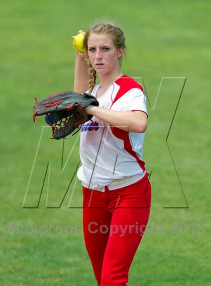 Thumbnail 2 in Leander vs. Gregory-Portland (UIL 4A Region IV Regional Quarter Finals) photogallery.